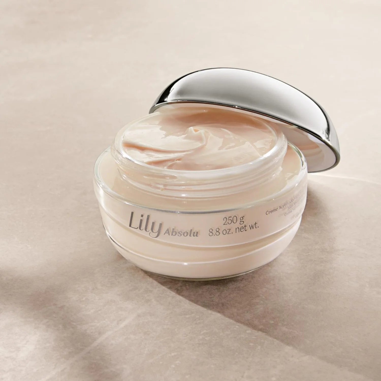 Crème hydratante satinée Lily Absolu, 250 g