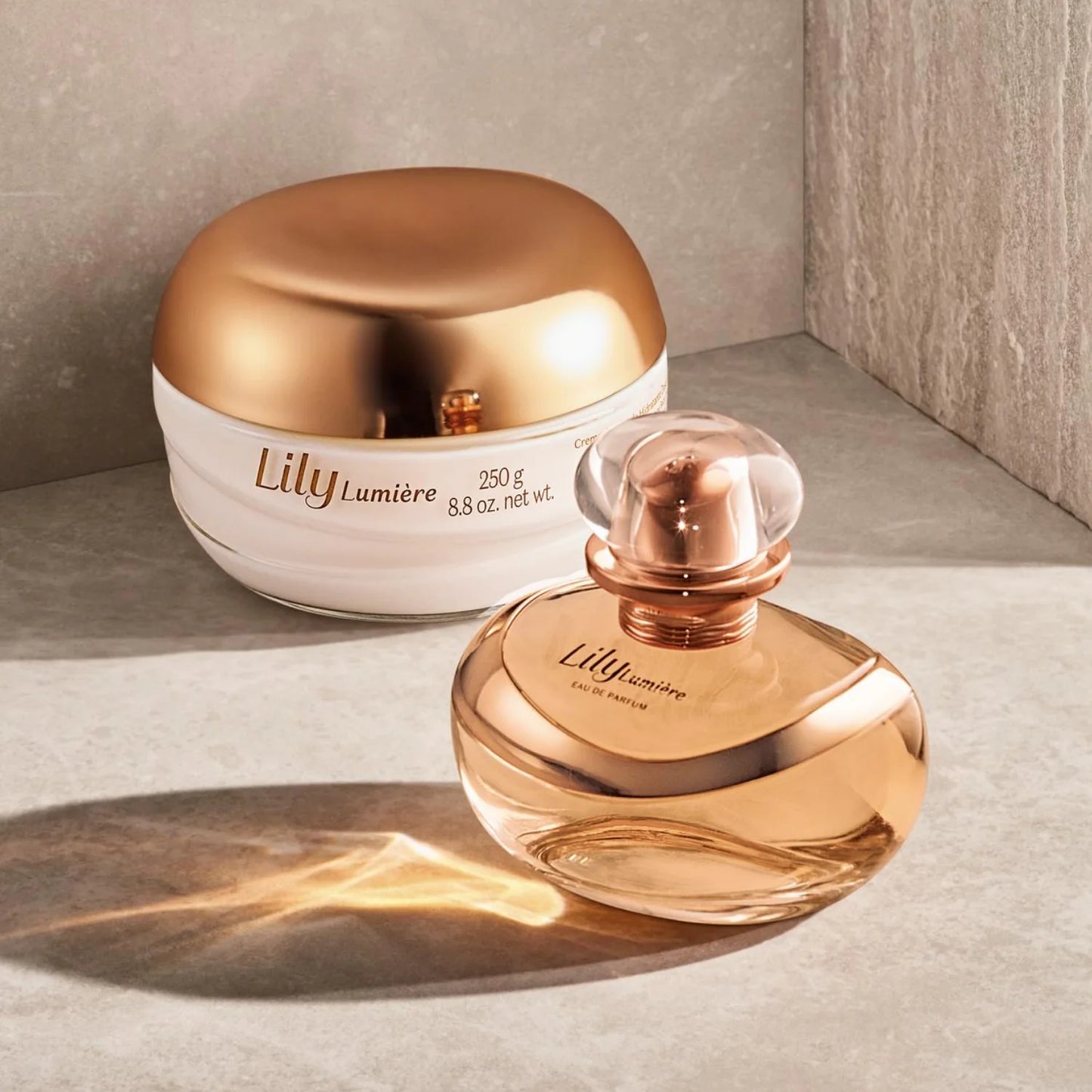 Crème hydratante satinée Lily Lumière, 250 g