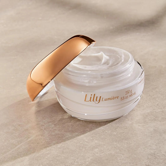 Crème hydratante satinée Lily Lumière, 250 g