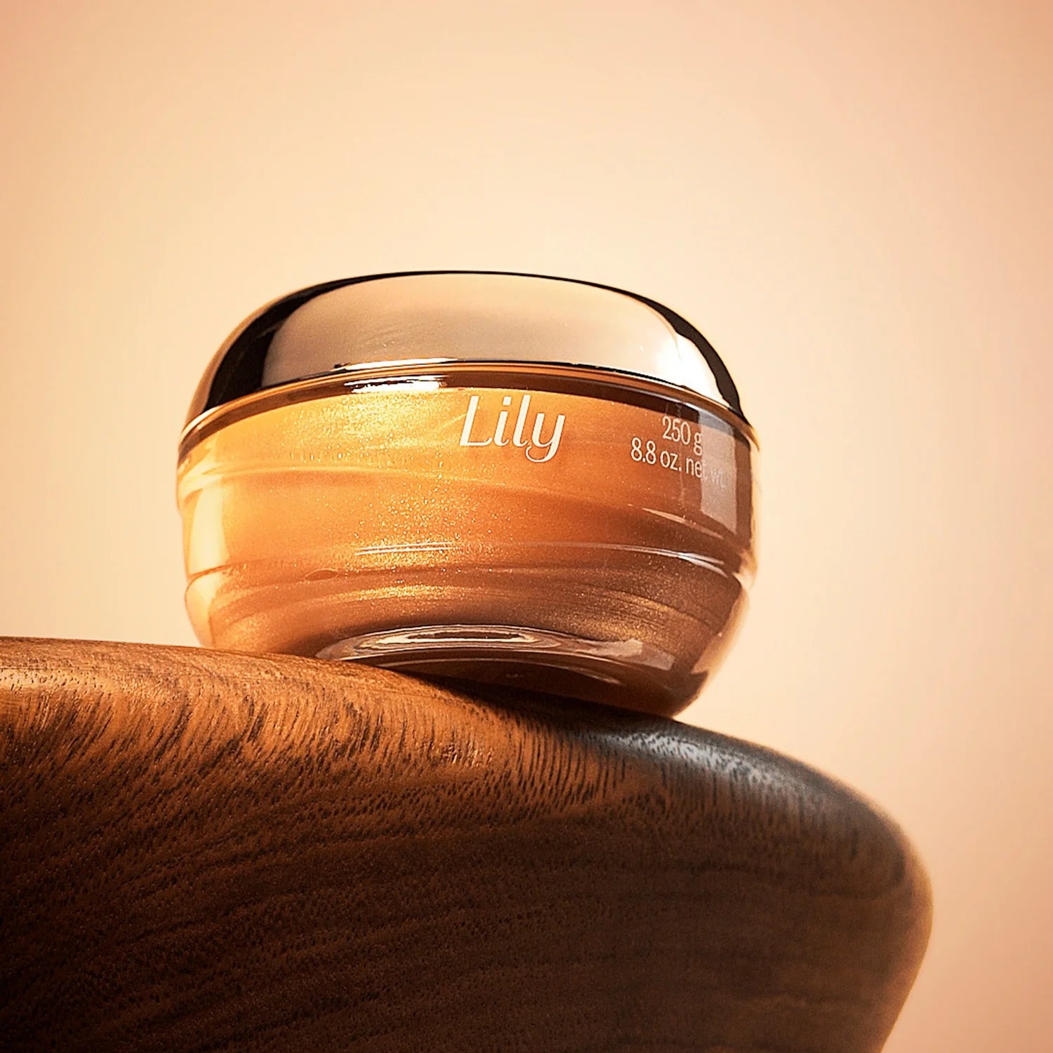 Lily Glow Gelée illuminatrice et hydratante pour le corps, 250 g