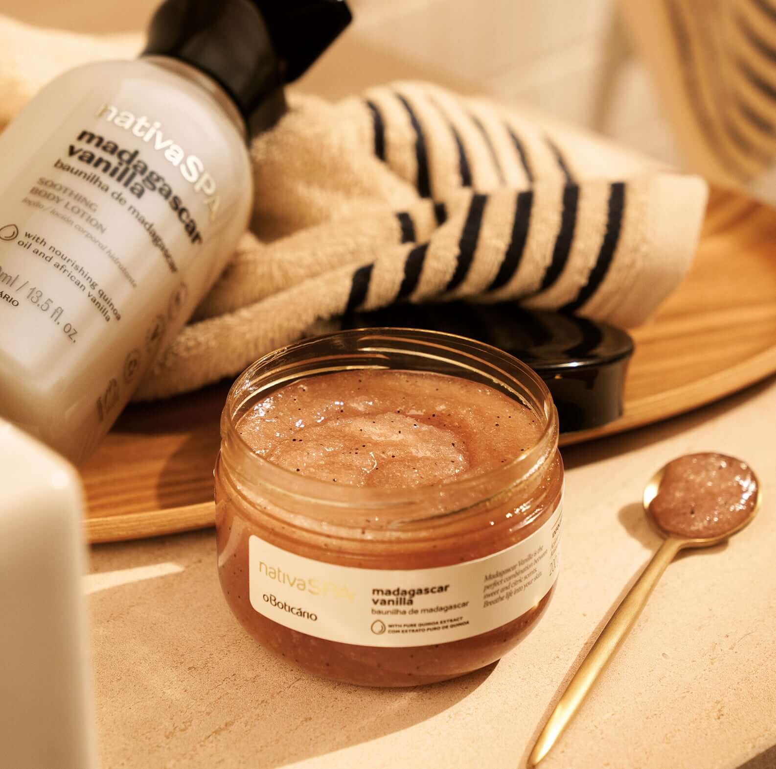 Sucre exfoliant natif à la vanille Spa Madagascar, 200 g